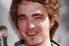 Robert Pattinson niby garnek wrzącej wody
