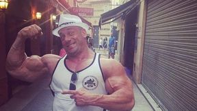 "Hardkorowy" skok do wody. Burneika szaleje na wakacjach w Hiszpanii
