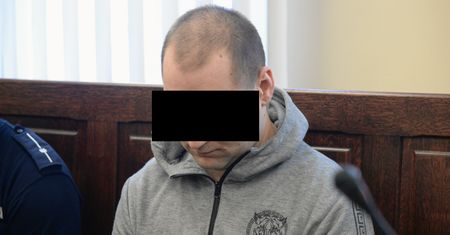 Po raz pierwszy zabił, gdy miał 14 lat. Nazwano go "bestią z Sulikowa"