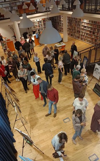 Ponad 300 prac i świętokrzyscy artyści. "Świat Nikiforów" można oglądać w Ostrowcu