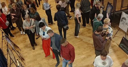 Ponad 300 prac i świętokrzyscy artyści. "Świat Nikiforów" można oglądać w Ostrowcu