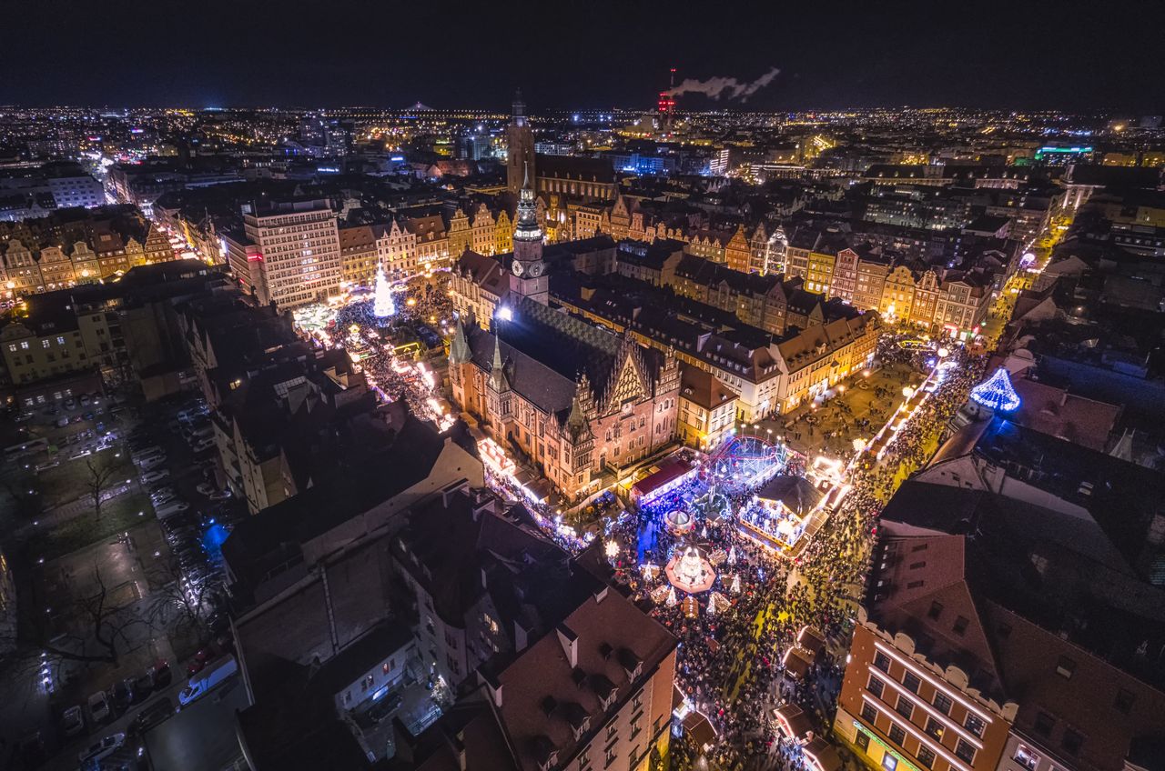 Jarmark Bożonarodzeniowy na rynku we Wrocławiu 