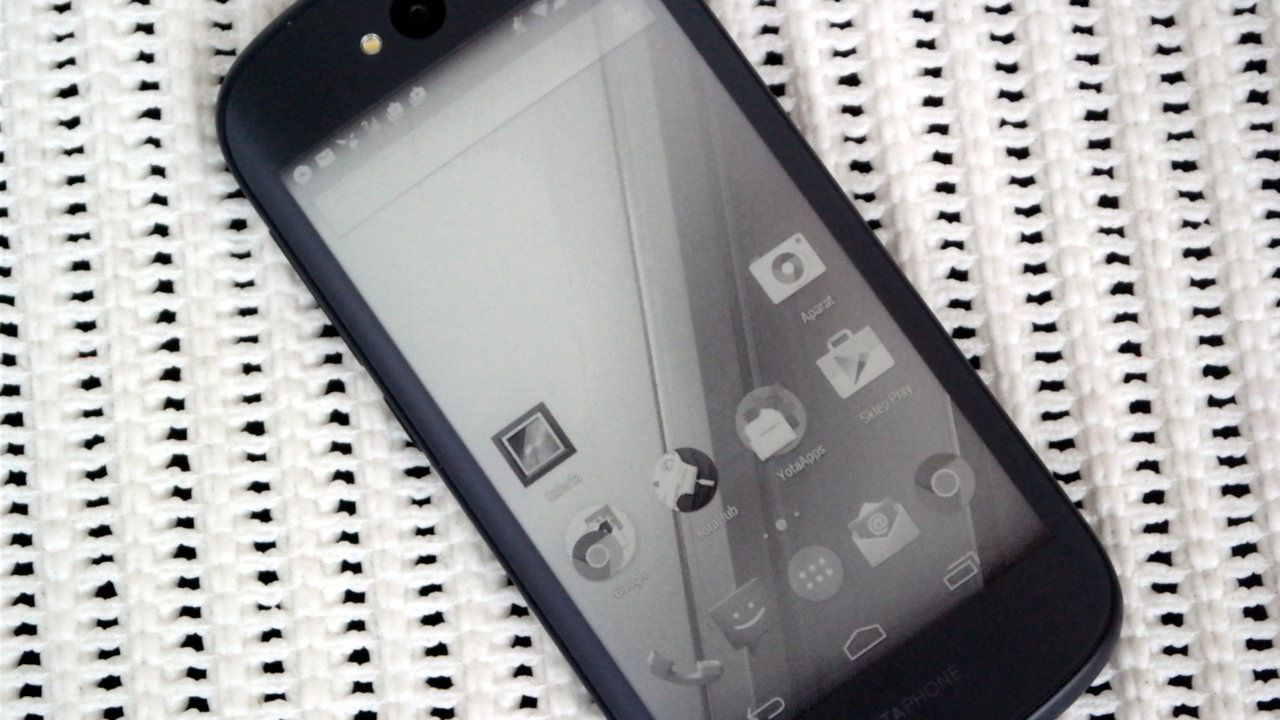 YotaPhone 2 - telefon o dwóch twarzach. Test i recenzja smartfona z ekranem E Ink 12