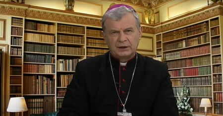 Biskup poszedł do Rydzyka. Nie podobają mu się takie piosenki