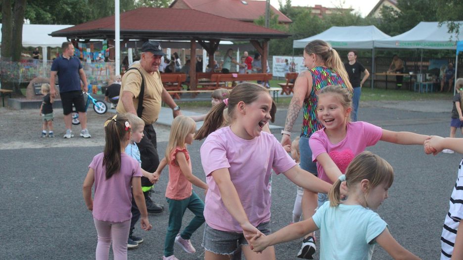 Piknik rodzinny w Dobrzelowie
