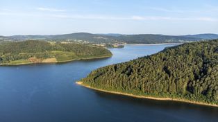 Stryszów: Centrum rekreacji, wieża widokowa i ścieżka rowerowa nad jeziorem