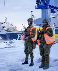 Statek z pociskami dla Polski osiadł na mieliźnie