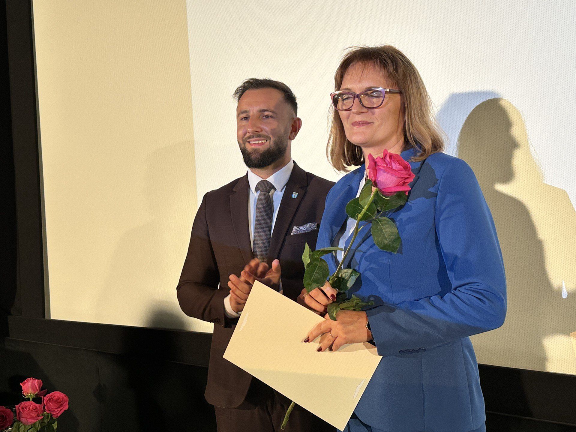 Nagrodę dla dyrektora odebrała Renata Szustakiewicz, dyrektor SP 1 w Bełchatowie