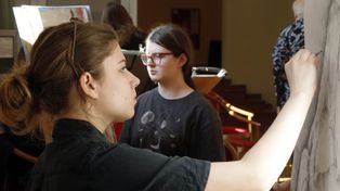 Grudziądz: Plener artystyczny młodzieży z grupy twórczej Klary Stolp w teatrze w Grudziądzu. Mamy zdjęcia