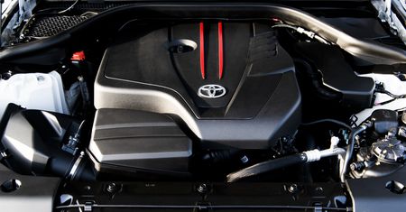 Toyota nie porzuca spalinówek. Właśnie tworzy nowe jednostki
