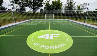 Michalczewski na otwarciu boiska Fundacji 4F Pomaga w Sychowie. Padły ważne słowa do rodziców