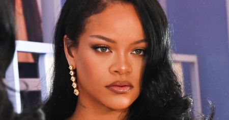 Rihanna pręży się w welonie i bieliźnie ślubnej. Chce nam coś zakomunikować?