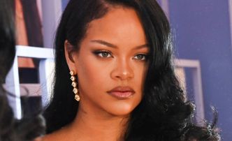 Rihanna pręży się w welonie i bieliźnie ślubnej. Chce nam coś zakomunikować?