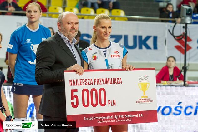 Anna Werblińska została najlepszą przyjmującą turnieju finałowego Pucharu Polski, ale - jak sama przyznaje - zamieniłaby tę nagrodę na trofeum za zwycięstwo w finale