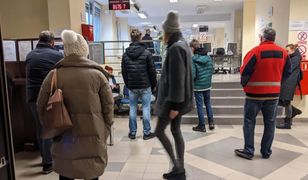 Takich kolejek dawno nie było. Polacy wnioskują jak szaleni. "Są to rekordowe ilości"