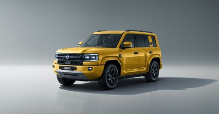 Denza Bao 5 pierwszym SUV-em marki w Europie. To nietypowa hybryda