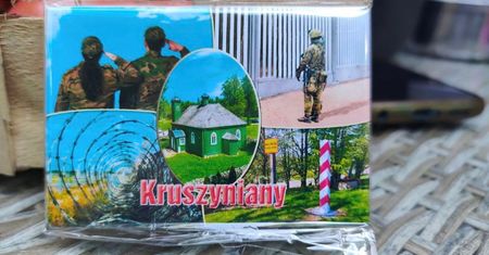 Niebywałe, jakie magnesy sprzedają na Podlasiu. Obok meczetu zasieki
