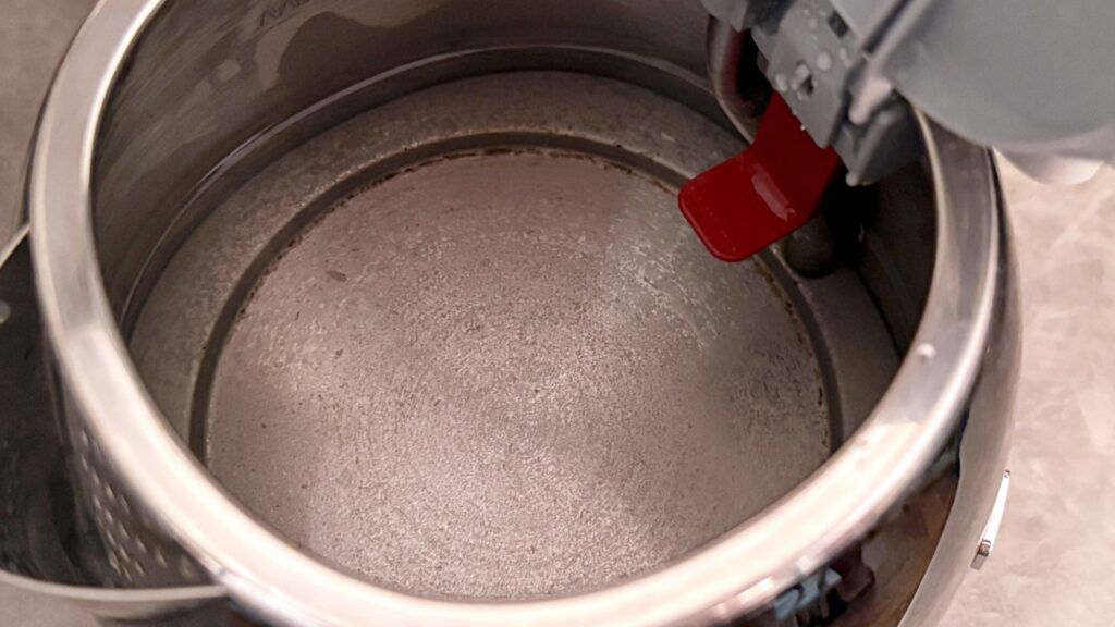 Czy wodę w czajniku można gotować drugi raz?