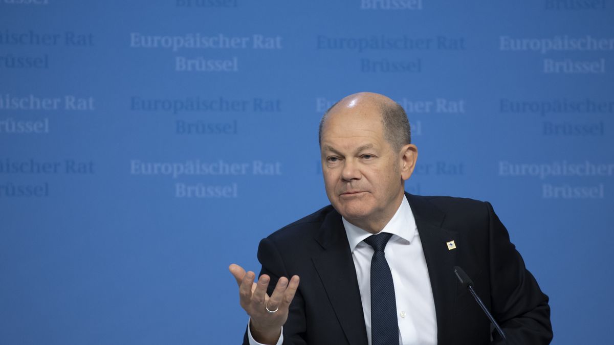 Olaf Scholz the Federal Chancellor of Germany talks to the media at a press conference in Europa Building after the end of the second day of the European Council EUCO meeting at the headquarters of the EU Council. The summit of the EU leaders led to the collective agreement and conclusions about the Ukraine-Russia conflict and the escalating aggression including food security, the critical infrastructure such as the Nord Stream pipelines, about the energy crisis and the economy with measures and proposals for lower energy prices, for a joint gas purchase proposal and about the external relations of the European Union.  Brussels, Belgium on October 21, 2022 (Photo by Nicolas Economou/NurPhoto via Getty Images)