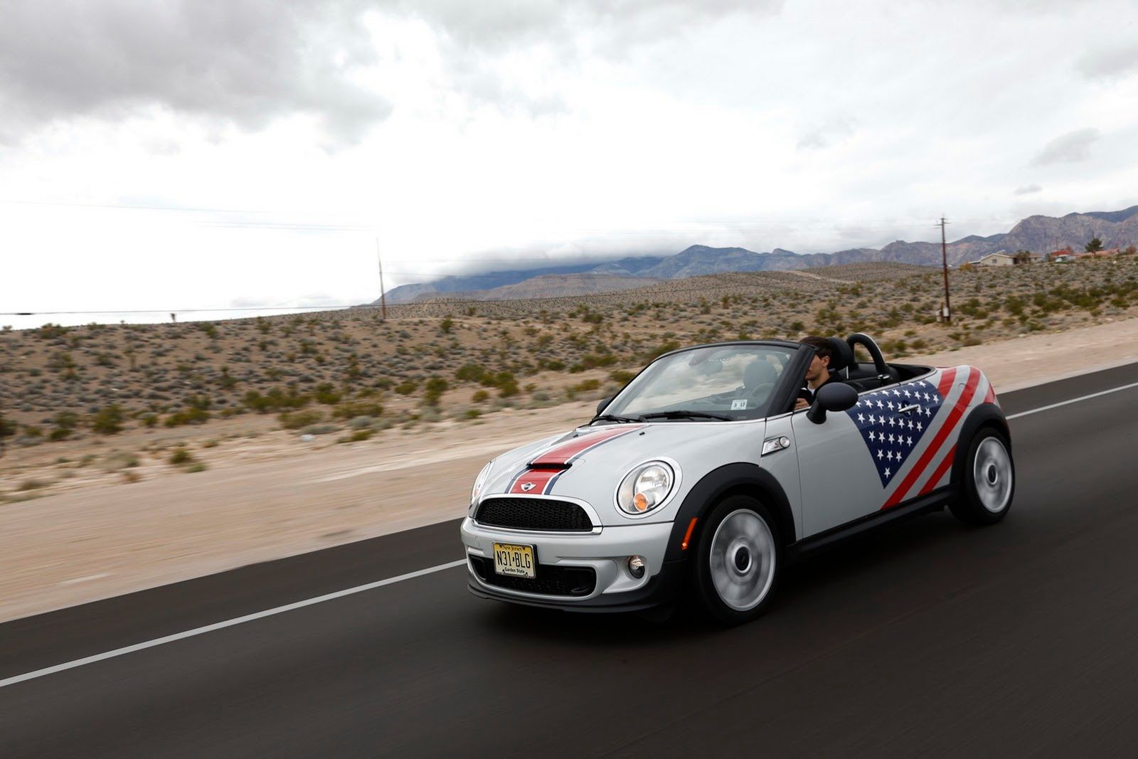 Galeria Mini jako celebracja sprzedaży półmilionowego egzemplarza w USA 268