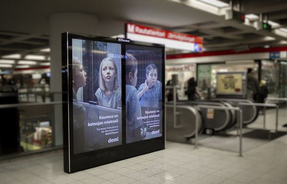 Finowie pokazują tragiczny wpływ social mediów na samopostrzeganie się dzieci