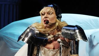 Lady Gaga ODWOŁAŁA W OSTATNIEJ CHWILI koncert w Miami: "Mam nadzieję, że mi wybaczycie". Fani czekali już pod sceną...
