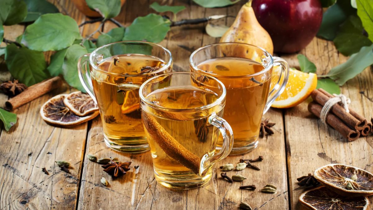 Korzenna szarlotka na ciepło. Smak jesieni na pomoc odporności