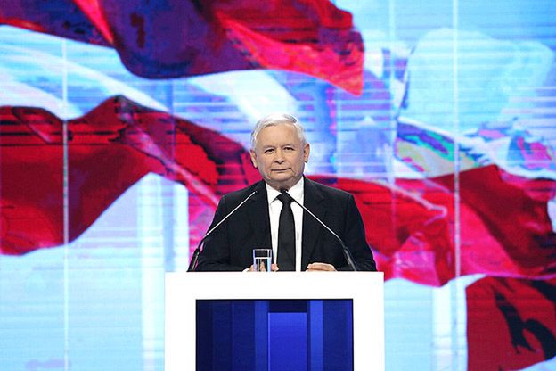 Jarosław Kaczyński przed Pałacem Prezydenckim: stanie tu pomnik Lecha Kaczyńskiego