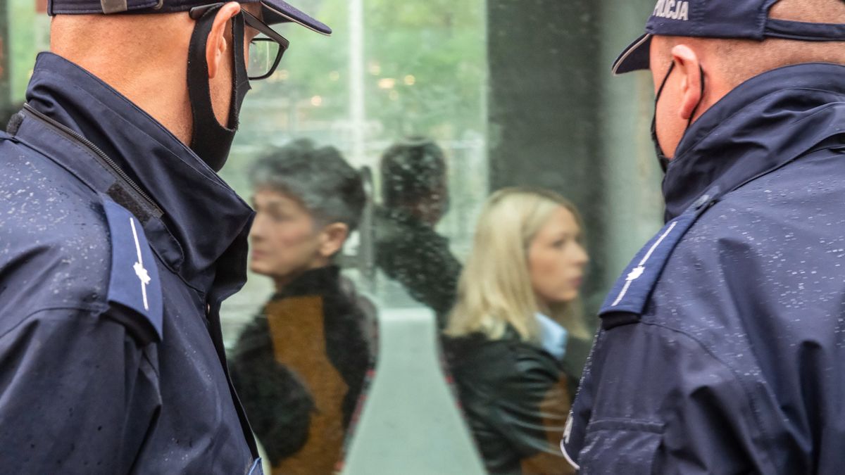 Codzienne komunikaty o zwiększającej się liczbie chorych nie wszystkich przekonują do noszenia maseczek