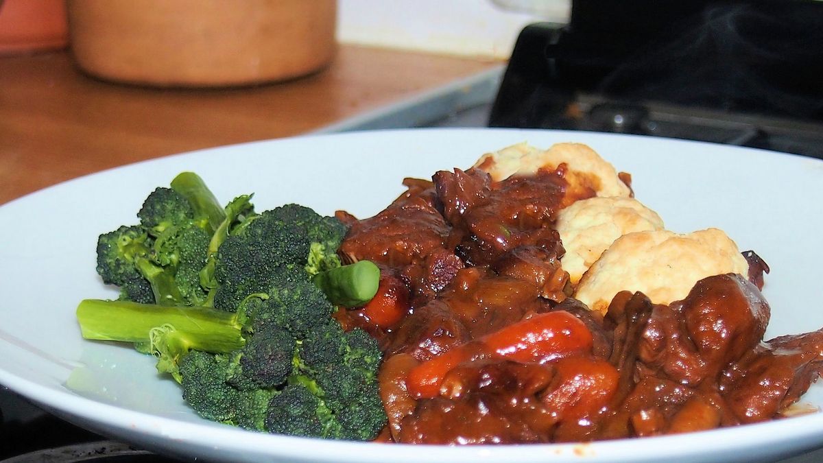 Gotowana karkówka wołowa bez kości (samo mięso)