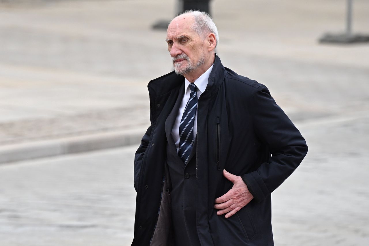 Macierewicz nie wierzy. "Nie sądzę, żeby prokuratura mogła tak kłamać"