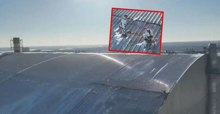 Ratownicy walczą z pożarami po ataku dronów na Czarnobyl