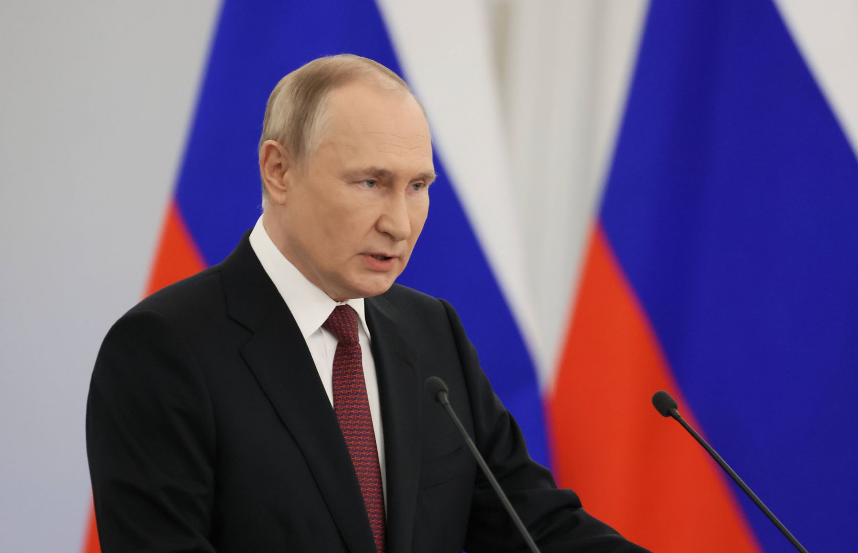 A signing ceremony to annex four more areas of Ukraine in Mosoww
epa10215729 Russian President Vladimir Putin deliveries his speech during a ceremony to sign treaties on new territories' accession to Russia at the Grand Kremlin Palace in Moscow, Russia, 30 September 2022. From 23 to 27 September, residents of the self-proclaimed Luhansk and Donetsk People's Republics as well as the Russian-controlled areas of the Kherson and Zaporizhzhia regions of Ukraine voted in a so-called 'referendum' to join the Russian Federation.  EPA/MIKHAIL METZEL/SPUTNIK/KREMLIN POOL MANDATORY CREDIT 
Dostawca: PAP/EPA.
MIKHAIL METZEL/SPUTNIK/KREMLIN POOL