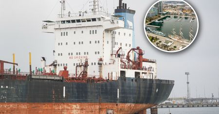 W końcu. Rosyjski statek opuści Gdynię. Stał tam 8 lat