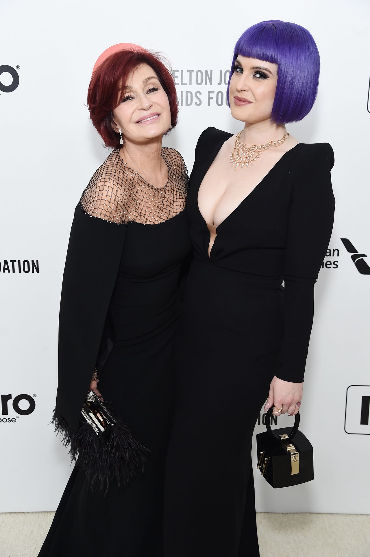 Sharon and Kelly Osbourne in February 2020.