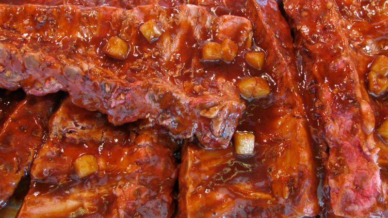 Surowe całe żeberka wołowe (mięso i tłuszcz, II klasa mięsa)