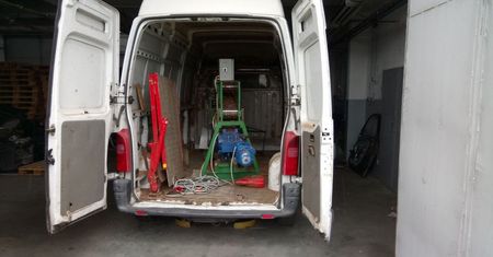Nielegalna mobilna krajalnica do tytoniu
