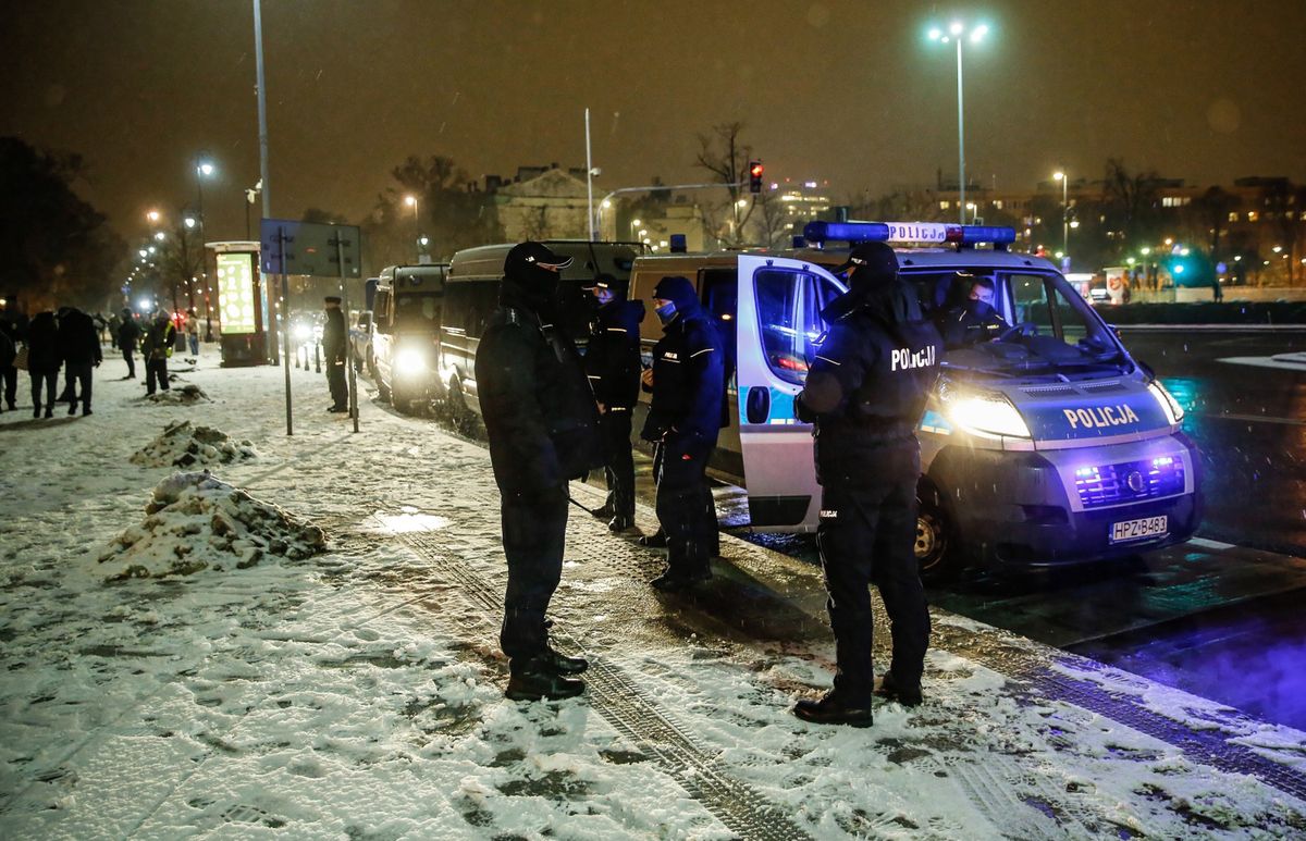 Gdańsk. Policja kontroluje lokalne oraz kluby (zdjęcie ilustracyjne)