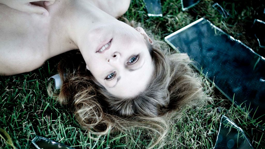 Paraliż senny trwa zazwyczaj bardzo krótko i często sam przechodzi albo w sen, albo w czuwanie