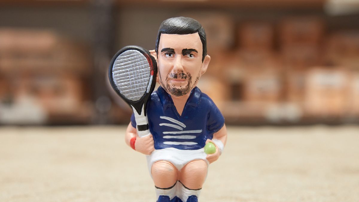 figurka caganer przedstawiająca Novaka Djokovicia