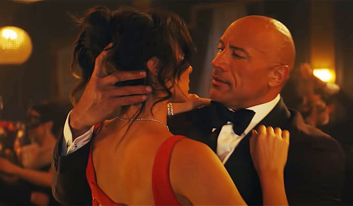 Dwayne Johnson i Gal Gadot w filmie "Czerowna nota".