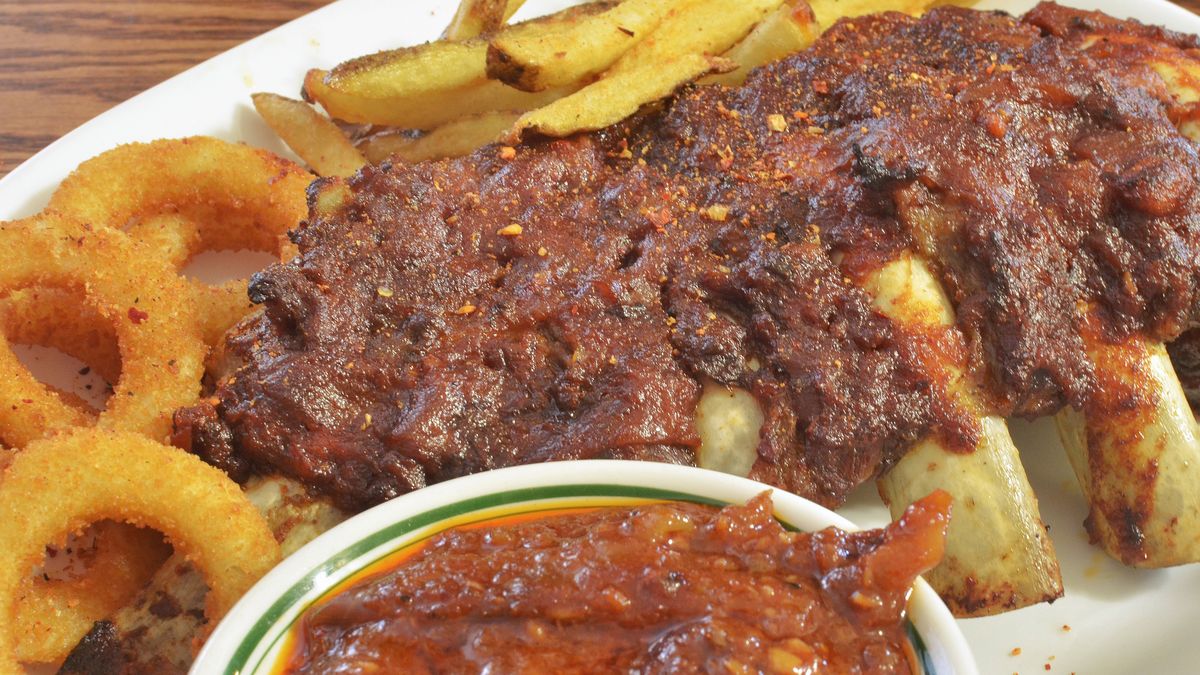 Pieczone w całości żeberka wołowe (mięso i tłuszcz, II klasa mięsa)