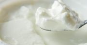 Jak rozpoznać dobry jogurt naturalny? Zwróć uwagę na te rzeczy
