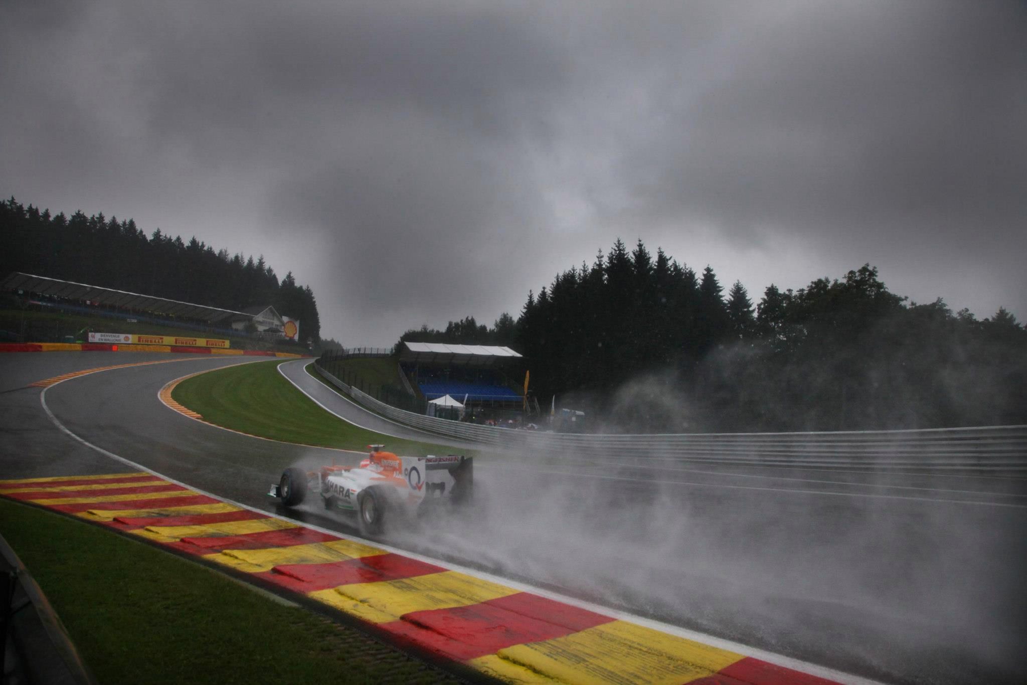 Piątkowe opady deszczu (fot. facebook.com/forceindiaf1)