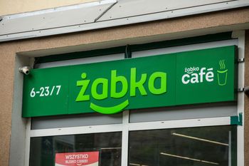 "Pierwszeństwo mają Ukraińcy". Burza w sieci. Jest reakcja Żabki