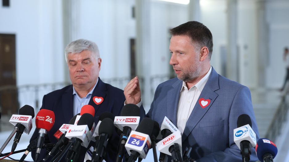 Marcin Kierwiński pytał, dlaczego pracownik TVP nie interesuje się incydentem z policyjnym Black Hawkiem