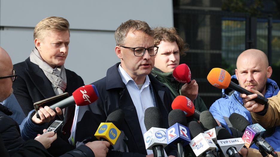 Marcin Romanowski, Bartosz Lewandowski
Pawe� Supernak
budynek, by�ego wiceszefa MS, PiS, podejrzany, polityk polityka, polityka Suwerennej Polski, prokuratura, Prokuratura Krajowa, siedziba, stawiennictwa, stawiennictwo, zarzuty, media medi�w