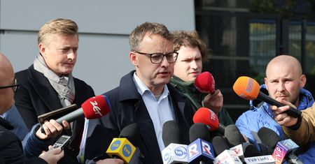 Polacy ws. azylu Węgier dla Romanowskiego. Nowy sondaż