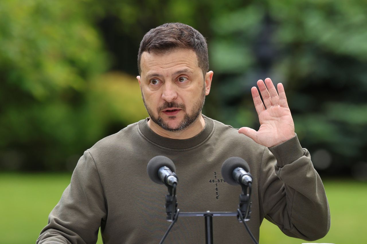 Volodymyr Zelensky appeals to the West