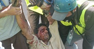 Policja otworzyła ogień do przeciwników króla w Nepalu